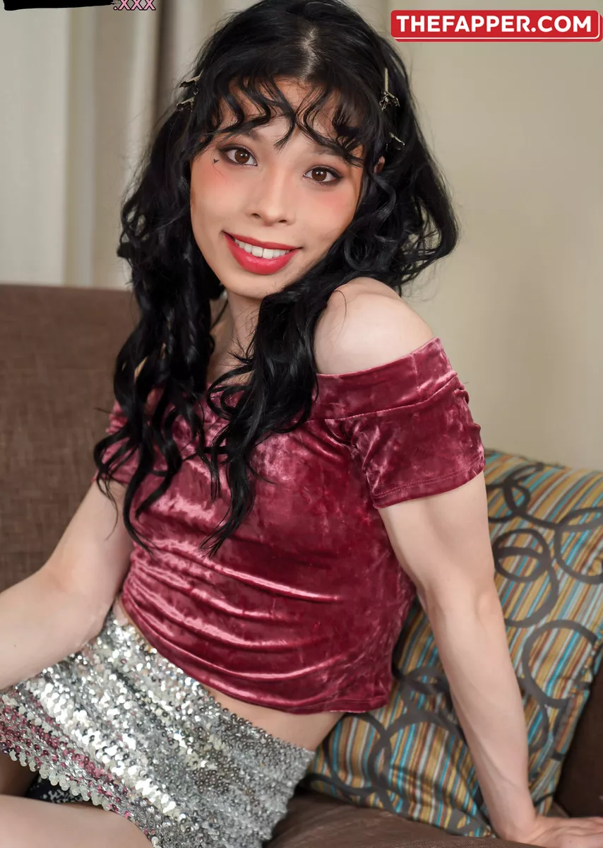 Blond Asian Ladyboy Wendy Su Exposes Her Enormous Booty And Little Dick In A Skit #5