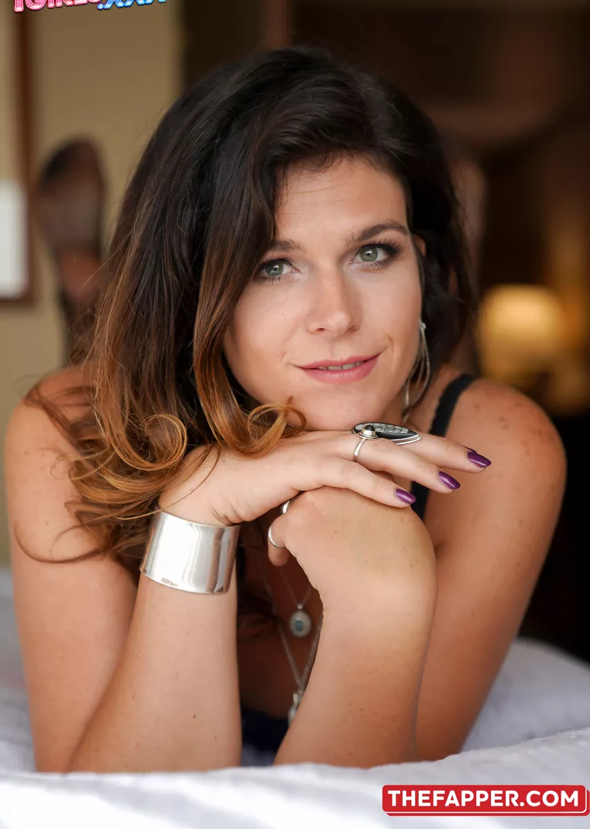 Before Revealing Her Dick Slim Shemale Kendall Penny Poses In Sultry Underwear #4