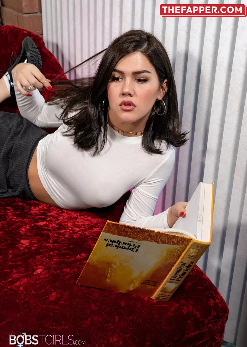 Daisy Taylor A Hot Brunette Woman Uses A Vacuum Pump To Work Out Her Little Dick #2