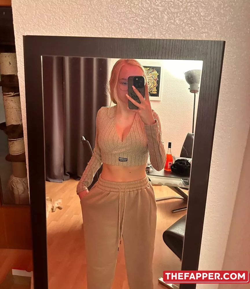  Blonde_vivi  Onlyfans Leaked Nude Image #0saarRGFfw