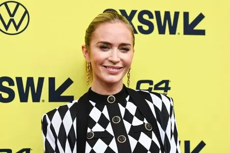  Emily Blunt #ddP5TNu4wo