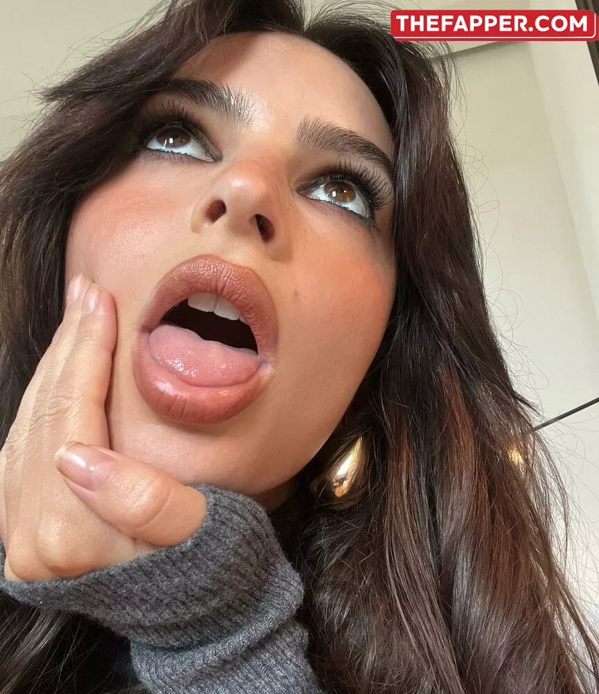 Emily Ratajkowski  Onlyfans Leaked Nude Image #2z9Mn0HMTK