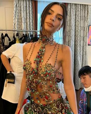  Emily Ratajkowski Onlyfans Leaked Nude Image #8dCsz3SjkN