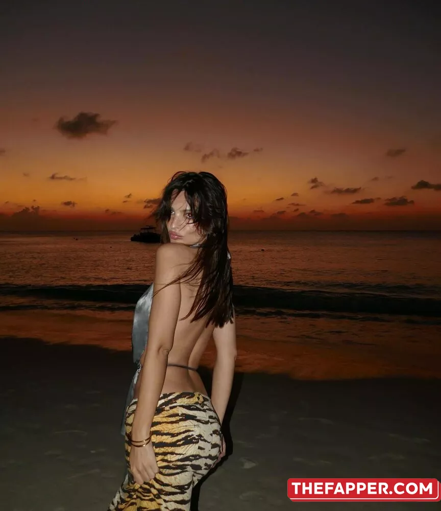  Emily Ratajkowski  Onlyfans Leaked Nude Image #HwnOdA3h7y