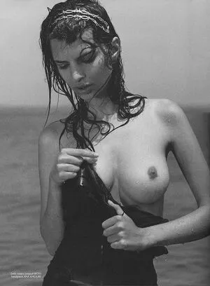 Emily Ratajkowski #gSftcV90dM