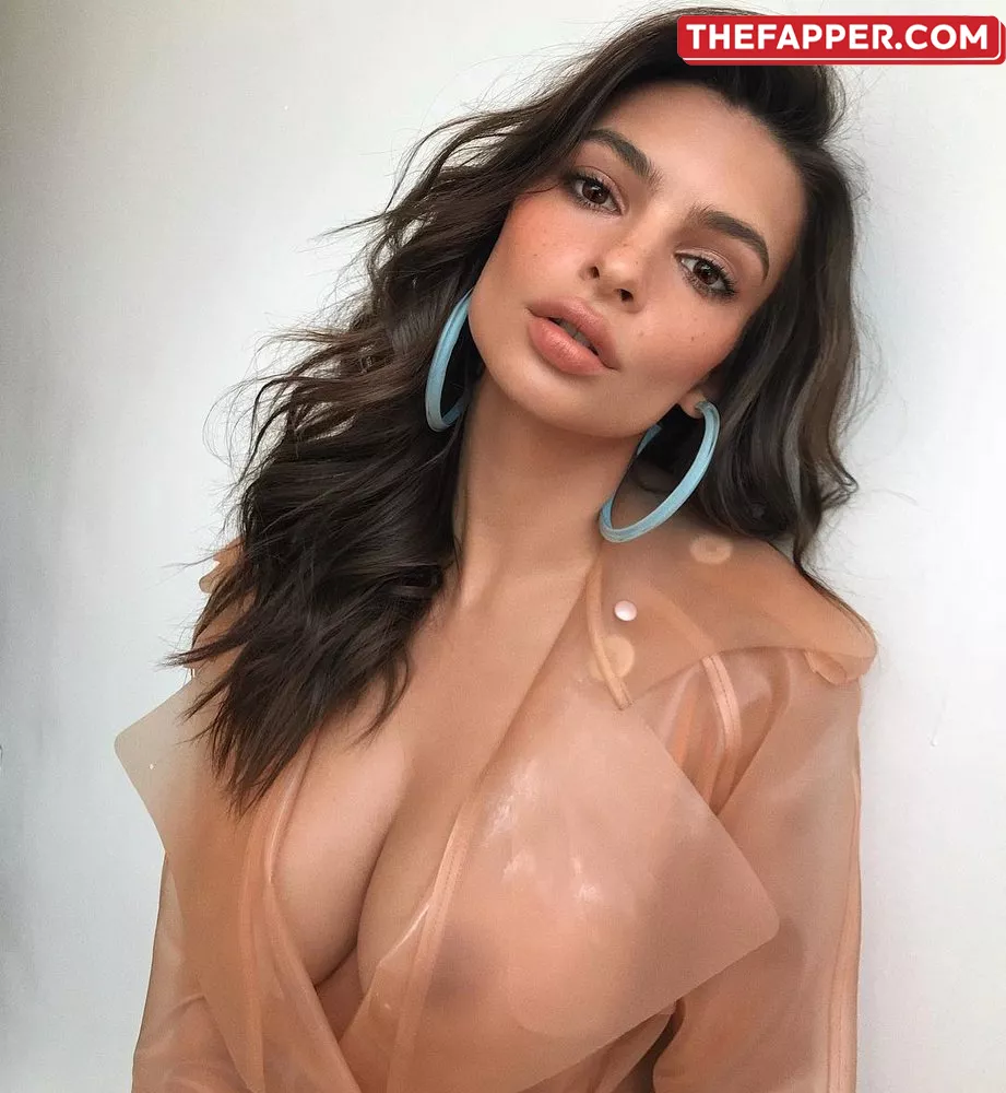 Emily Ratajkowski  Onlyfans Leaked Nude Image #mV4oswwAM0