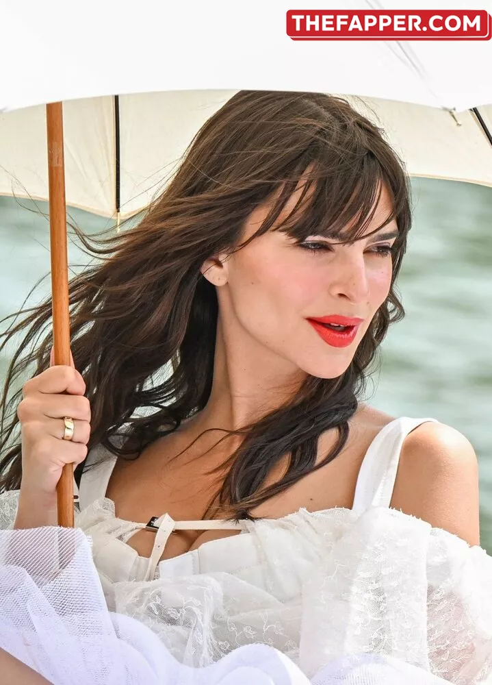  Emily Ratajkowski  Onlyfans Leaked Nude Image #qHk8RR7Mbf