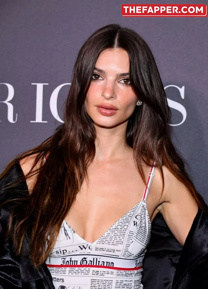  Emily Ratajkowski  Onlyfans Leaked Nude Image #rRk3VsDD9I