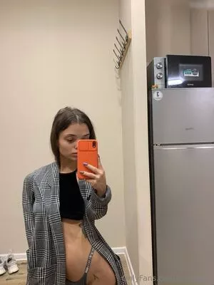  Lola Alphy OnlyFans Leak DmV6AxRCD5