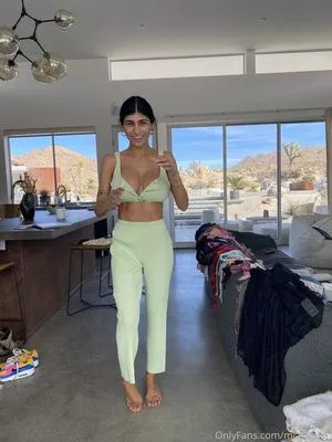  Mia Khalifa Onlyfans Leaked Nude Image #ClHLlRVACX