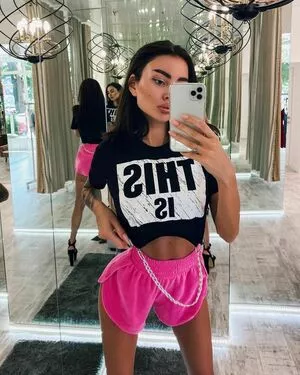 Alena Omovich #NBvk6aY9eJ