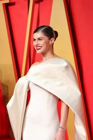 Alexandra Daddario #79lZupThj8