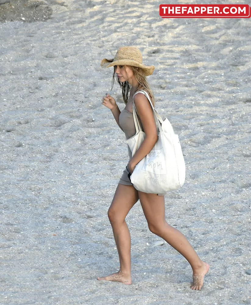 Alexis Ren  Onlyfans Leaked Nude Image #PVOfvtSkAB