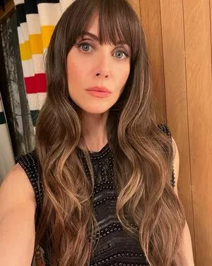 Alison Brie #2jpm5Z3baD