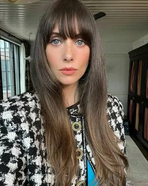 Alison Brie #s4ifUB0iaw