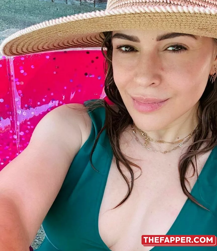 Alyssa Milano  Onlyfans Leaked Nude Image #Zvav2kQAbw