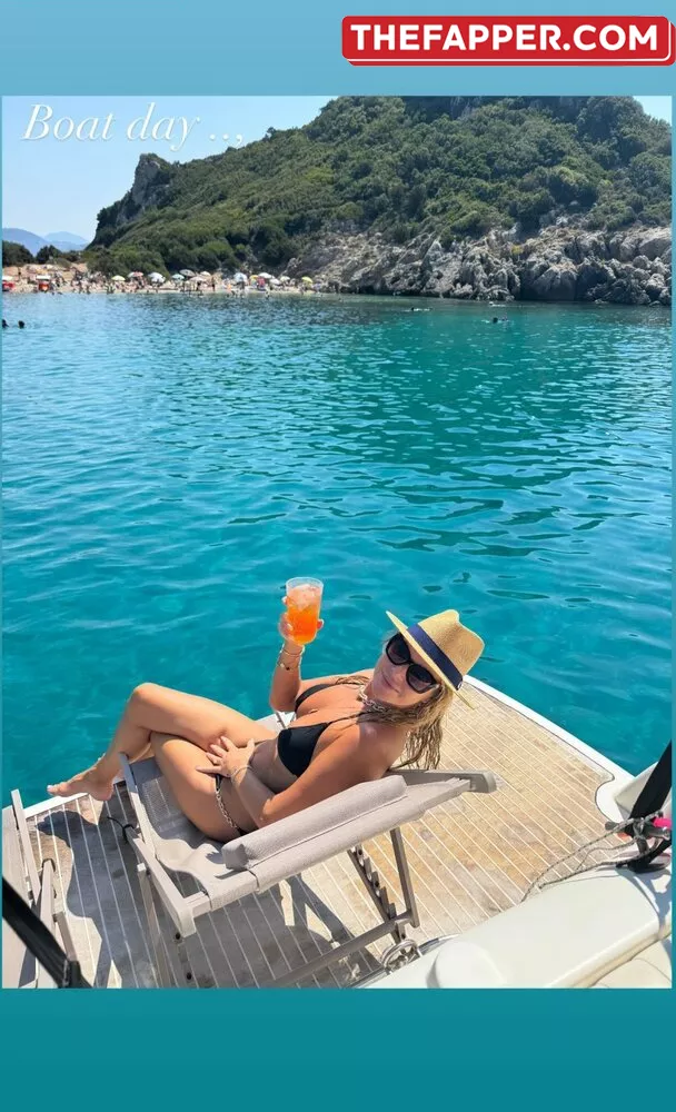 Amanda Holden  Onlyfans Leaked Nude Image #djfY6Dyz60