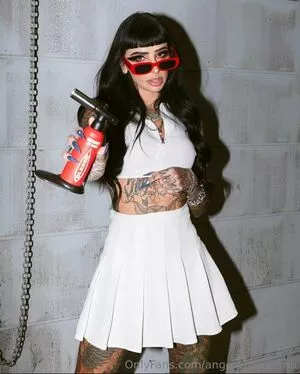 Angela Mazzanti #TNw8no4zks