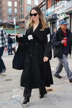 Angelina Jolie #0e85G4WvdF
