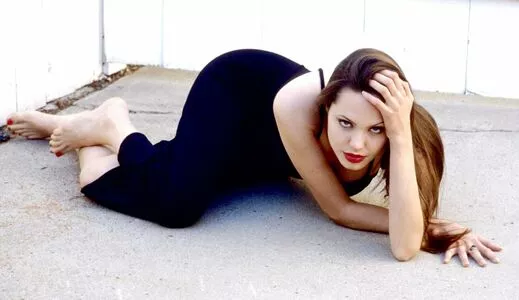Angelina Jolie #ScsxwUcVgU