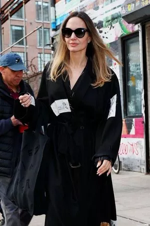 Angelina Jolie #SnpEO7floB