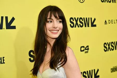 Anne Hathaway Onlyfans Leaked Nude Image #7yXNsw54wD