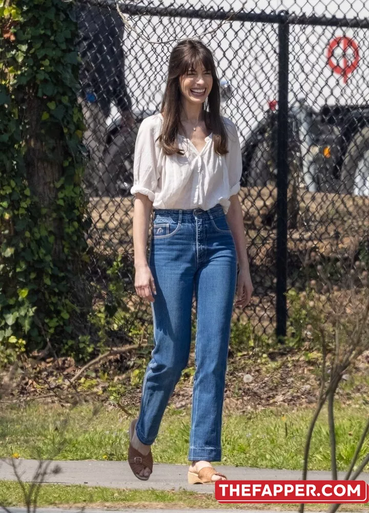 Anne Hathaway  Onlyfans Leaked Nude Image #V15FxpmBcz