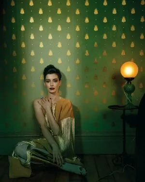 Anne Hathaway #f9d20i1FG1