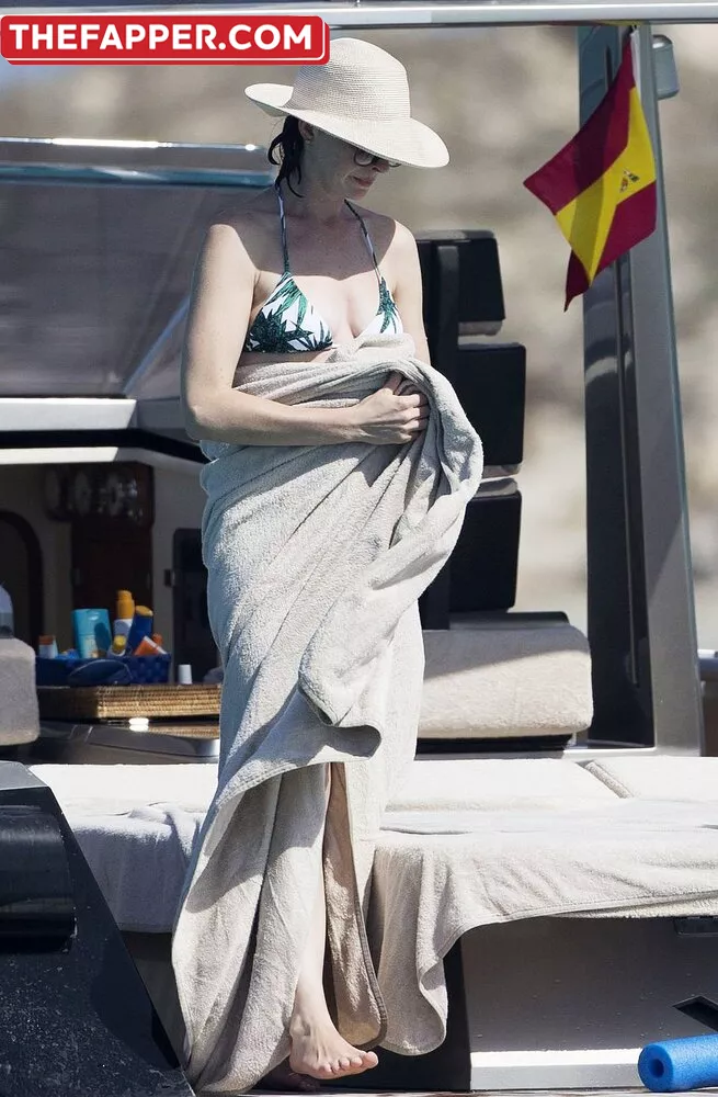 Anne Hathaway  Onlyfans Leaked Nude Image #y2Vta7BGha