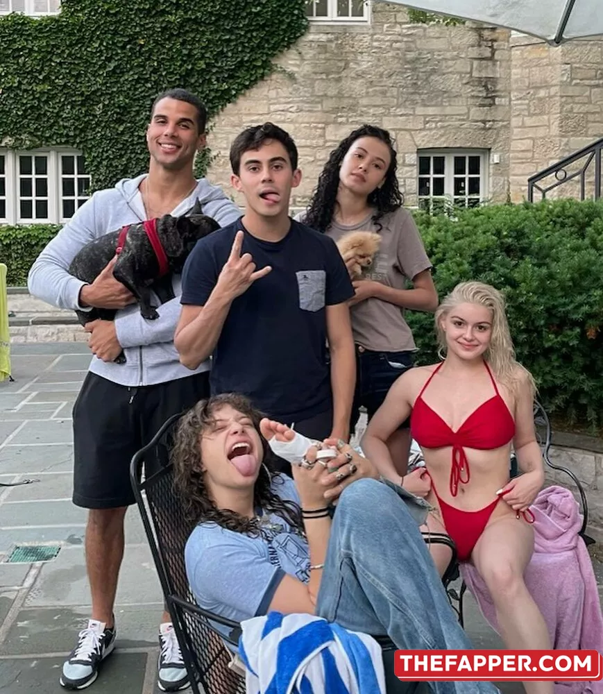 Ariel Winter  Onlyfans Leaked Nude Image #EkQ6LC1Ko9