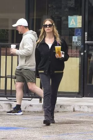 Ashley Benson #8LxHAUALg1