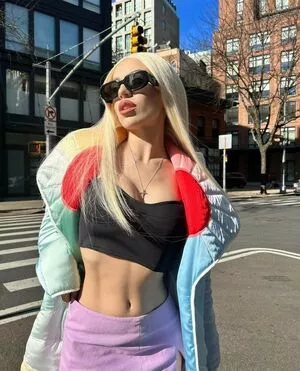 Ava Max Onlyfans Leaked Nude Image #ZMXe4ue5b9