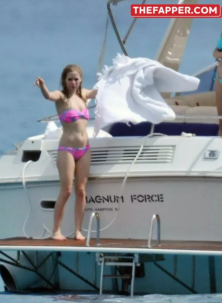 Avril Lavigne  Onlyfans Leaked Nude Image #1wgi2trwPq