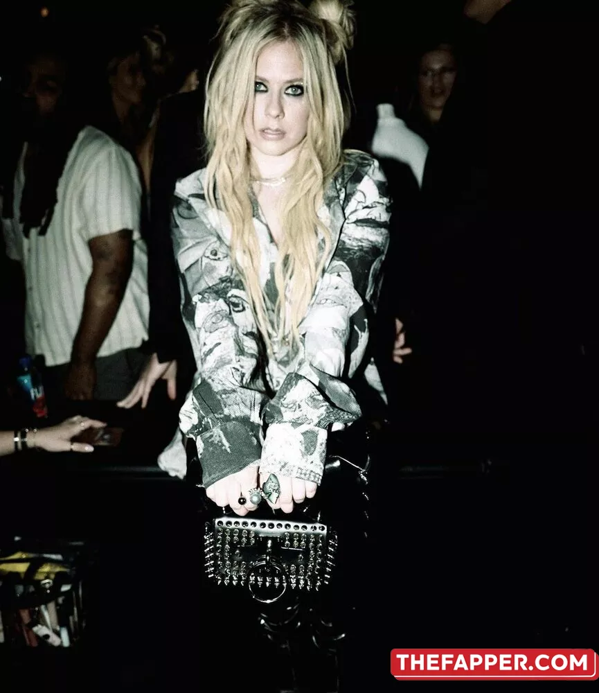 Avril Lavigne  Onlyfans Leaked Nude Image #2MbTNCcIvv