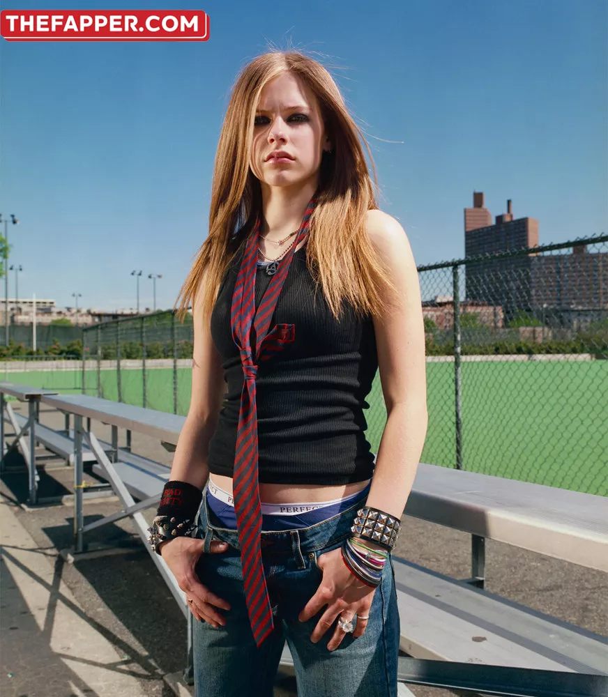 Avril Lavigne  Onlyfans Leaked Nude Image #8PqvafTOWF