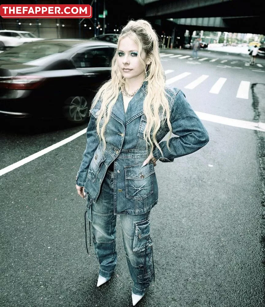 Avril Lavigne  Onlyfans Leaked Nude Image #DV0z1GuD4S