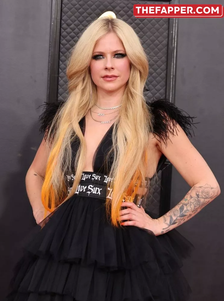 Avril Lavigne  Onlyfans Leaked Nude Image #IfiLNggrai