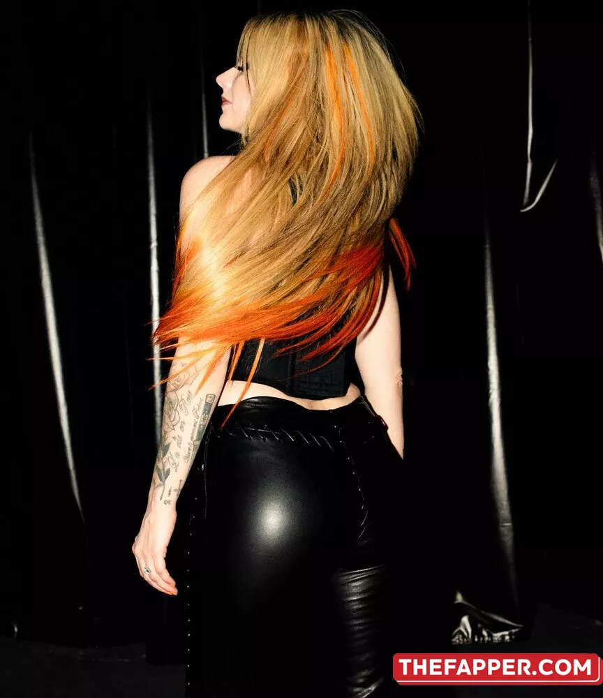 Avril Lavigne  Onlyfans Leaked Nude Image #IrWUJRnAIn