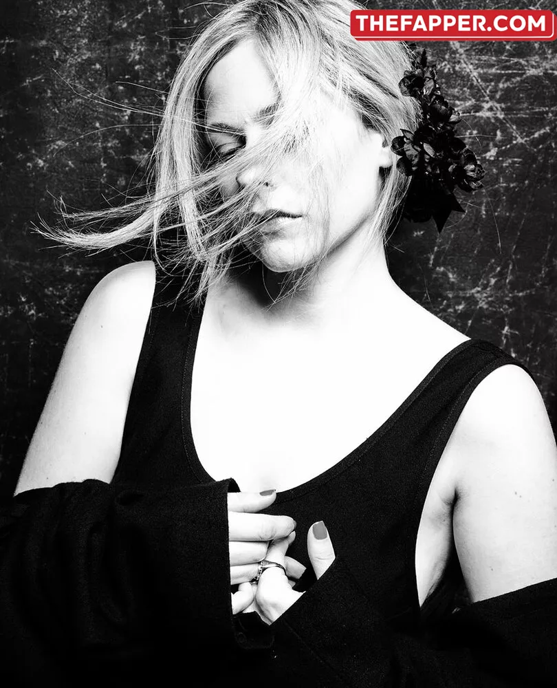 Avril Lavigne  Onlyfans Leaked Nude Image #M9F7MH0SqY