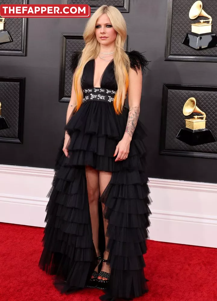 Avril Lavigne  Onlyfans Leaked Nude Image #SCnRDvH857