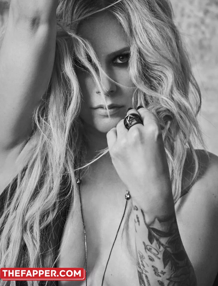 Avril Lavigne  Onlyfans Leaked Nude Image #V22KMFrD24
