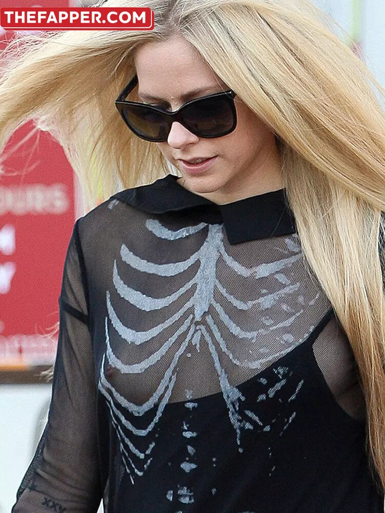 Avril Lavigne  Onlyfans Leaked Nude Image #Z2eGAVDyDU