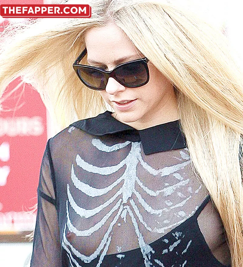 Avril Lavigne  Onlyfans Leaked Nude Image #ZtDM5Futlo