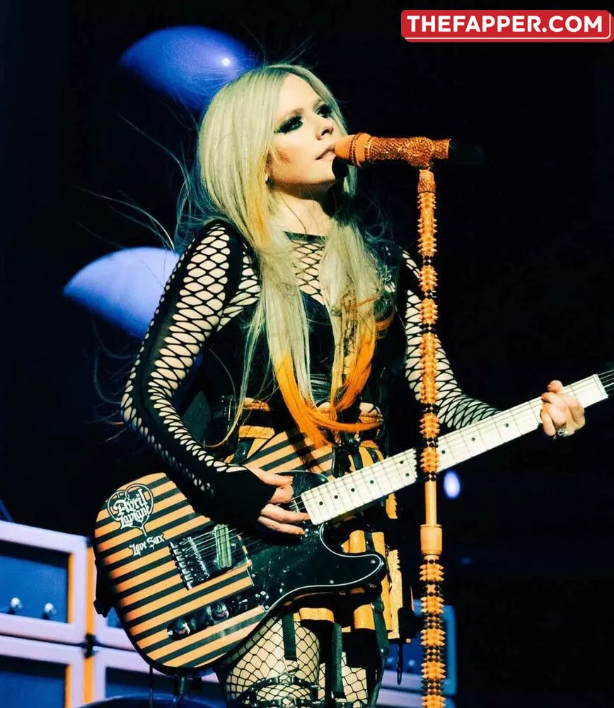 Avril Lavigne  Onlyfans Leaked Nude Image #asv96p8r5b