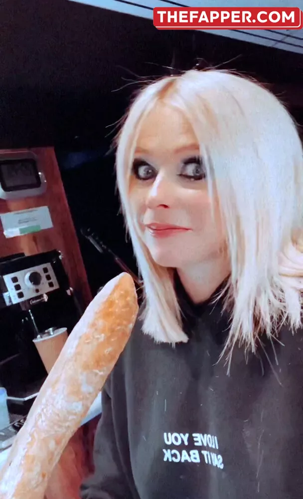 Avril Lavigne  Onlyfans Leaked Nude Image #chWolJpdeN