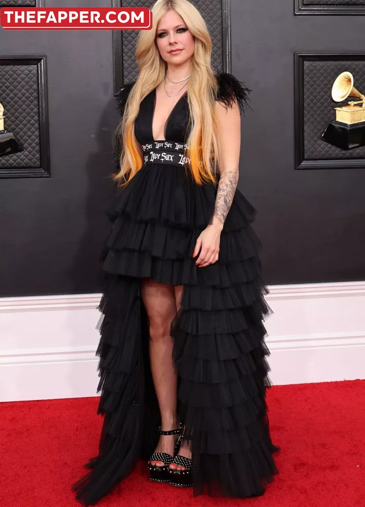 Avril Lavigne  Onlyfans Leaked Nude Image #lppfxhX1JO