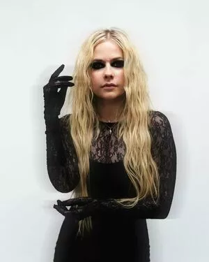Avril Lavigne #nFobzJp1p1
