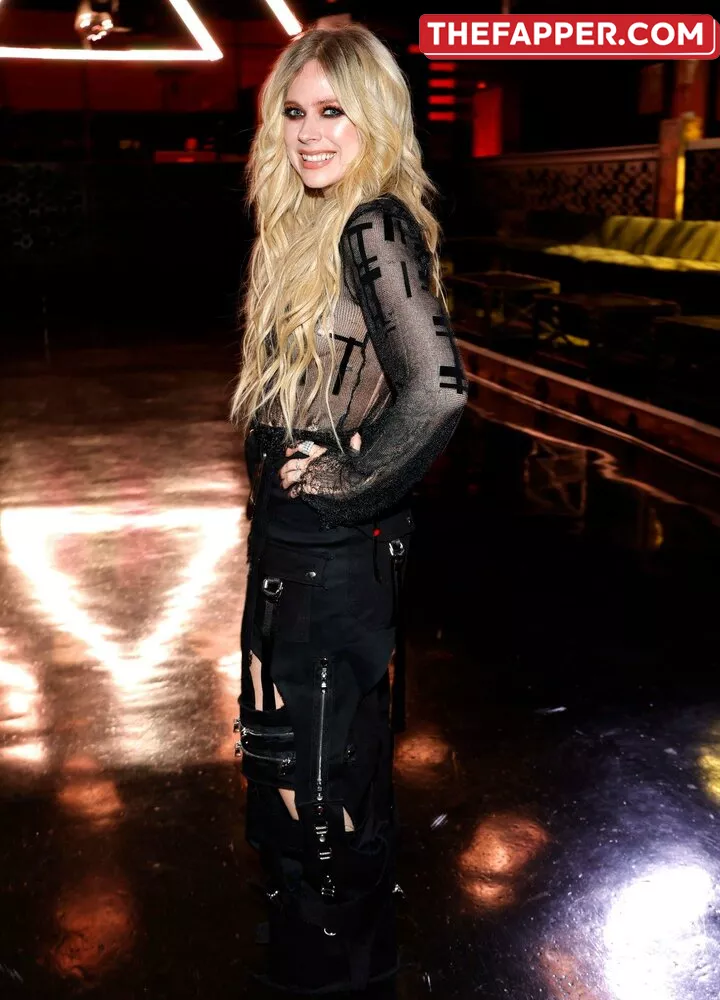 Avril Lavigne  Onlyfans Leaked Nude Image #wSlAwsEJIB