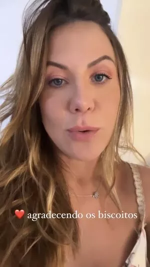 Barbara Coelho #PtLIUfdGAh