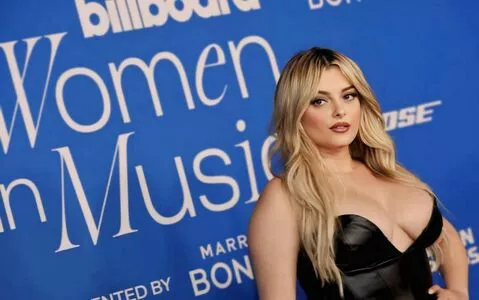 Bebe Rexha #DRI49gfQIL
